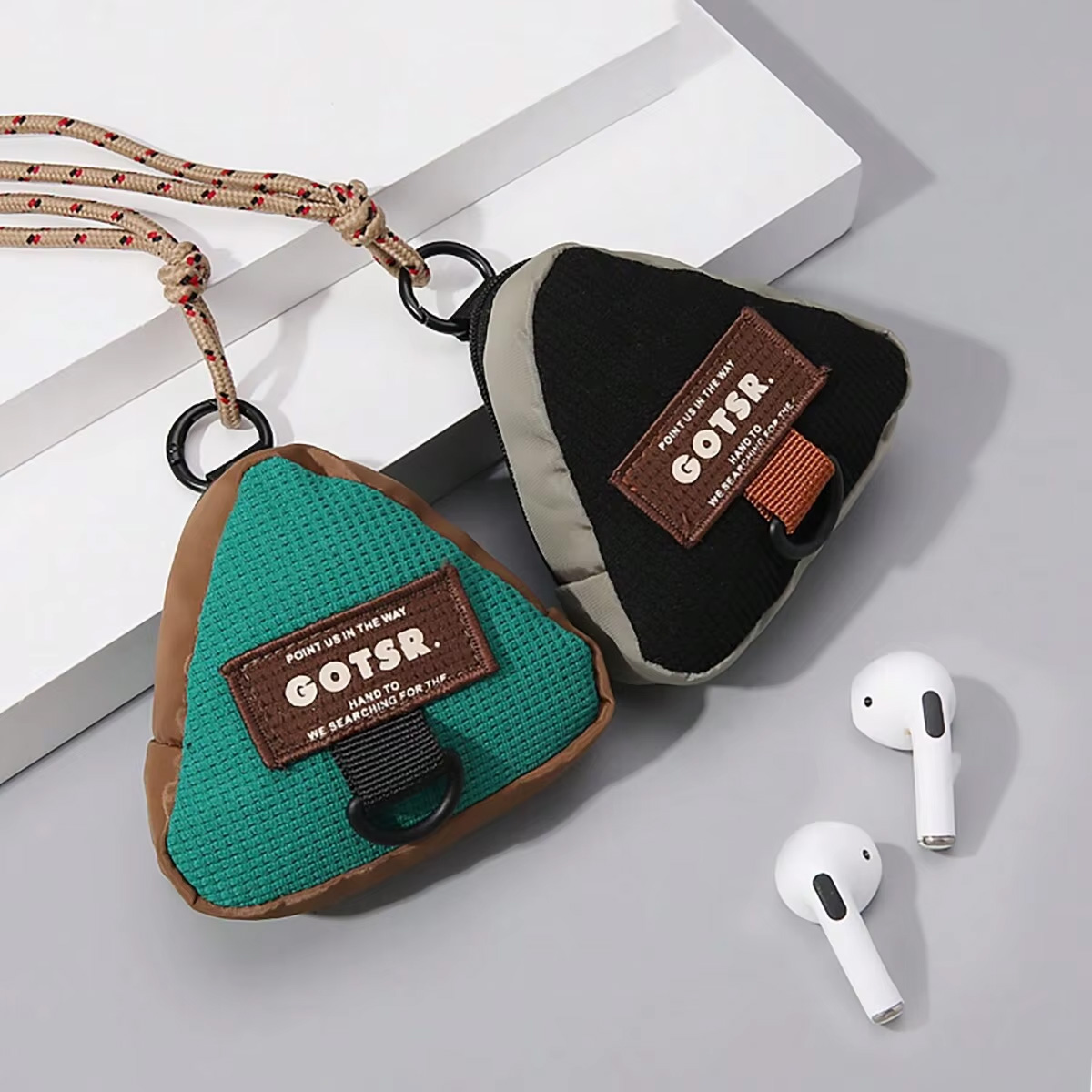 Travel Accessories Jewelry - กระเป๋าเก็บของทรงสามเหลี่ยมขนาดเล็กแบบพกพา 1 ชิ้น พร้อมเชือกแขวน, กระเป๋าเก็บเครื่องประดับอเนกประสงค์, กระเป๋าอุปกรณ์เดินทาง