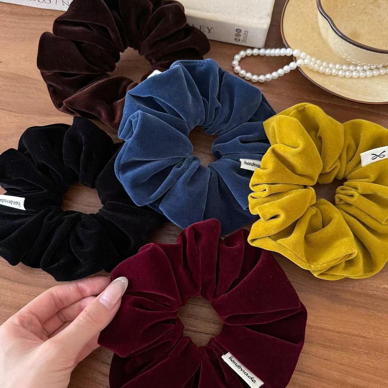 ยางรัดผมกำมะหยี่สไตล์มินิมอลแบ - Travel Accessories Aesthetic บทวิจารณ์และราคา